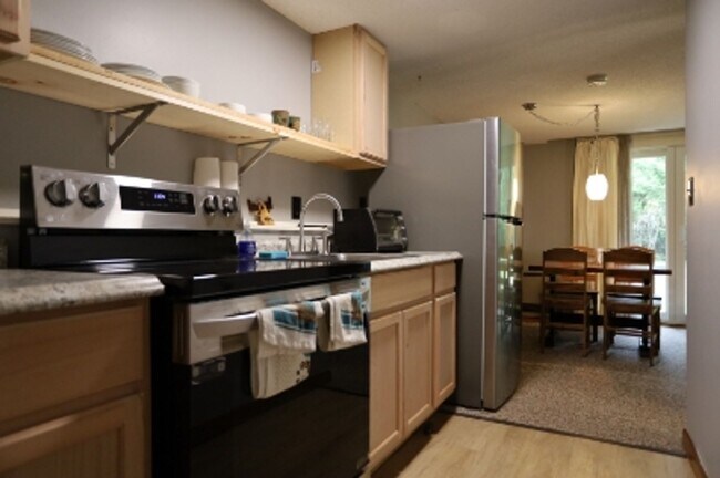 Building Photo - 52 Orris Rd