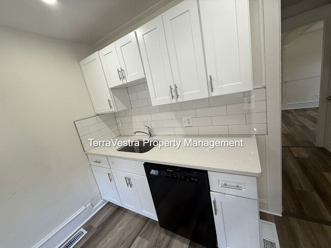 Building Photo - Single family home in Upper Deerfield!