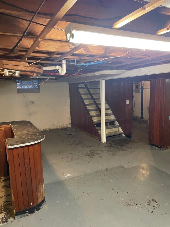 Building Photo - 17928 Chandler Park Dr