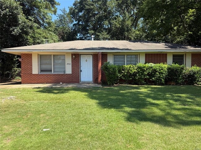 Primary Photo - 3933 Bienville Rd