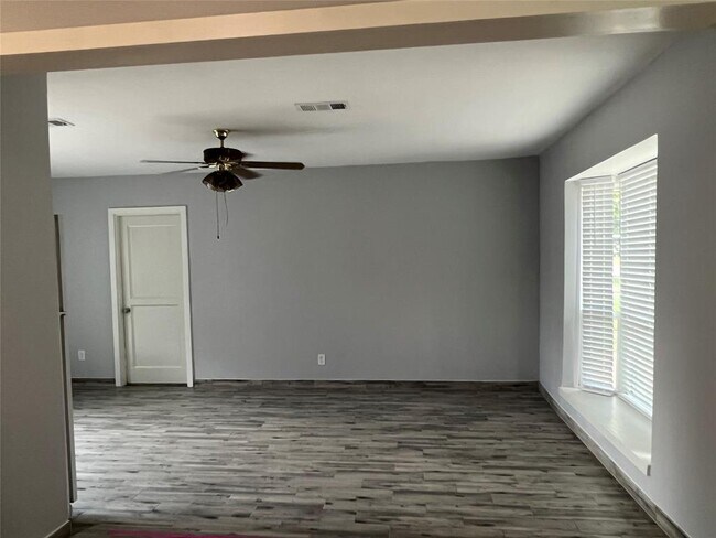 Building Photo - 5807 W 43rd St