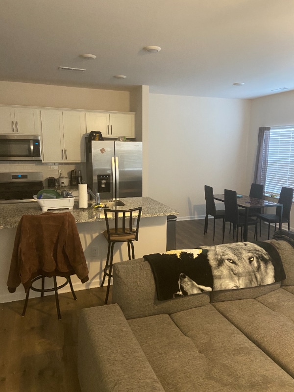 Building Photo - 157 Leo St