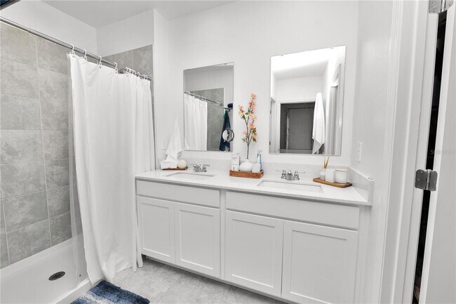 Building Photo - 1740 White Water Ct