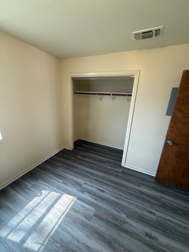 Interior Photo - 208 Veterans Ave