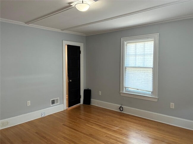 Building Photo - 314 S Pleasant St