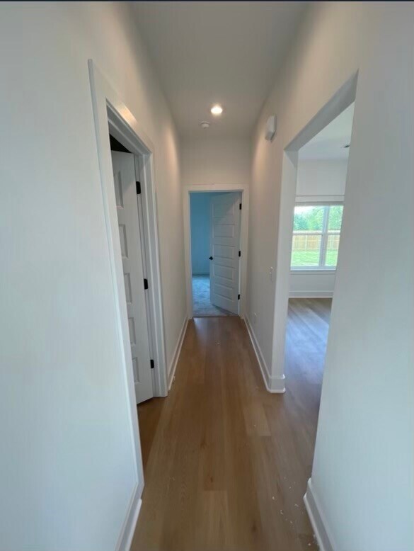 Building Photo - 5837 Lavender Ave