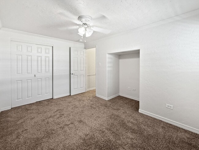 Building Photo - $0 DEPOSIT OPTION. CHEESMAN PARK! TWO STORY CONDO! ADDITIONAL HALF BATH ON MAIN LEVEL! PARKING, H...