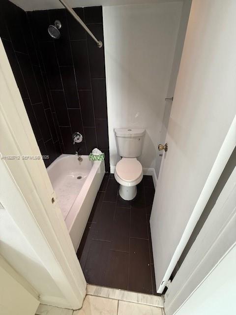 Building Photo - 3301 N Country Club Dr