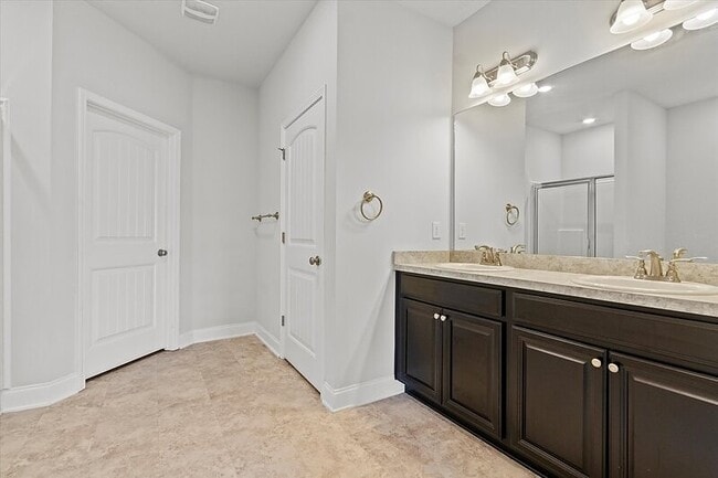 Building Photo - 292 Abercorn Dr