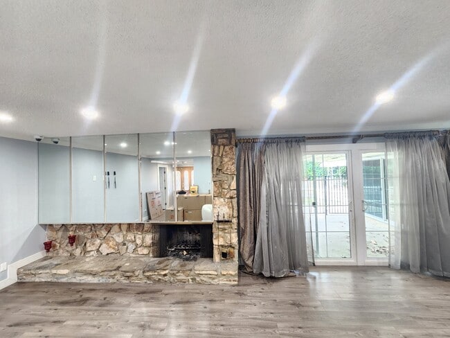 Building Photo - 11665 Babbitt Ave