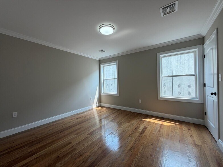 Building Photo - 208 Atlantic St