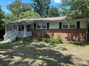 Building Photo - 2807 Holt Dr