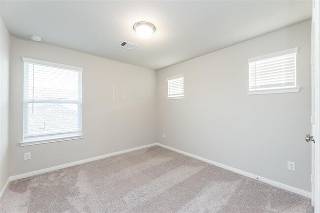 Building Photo - 7215 Wilshire Ct