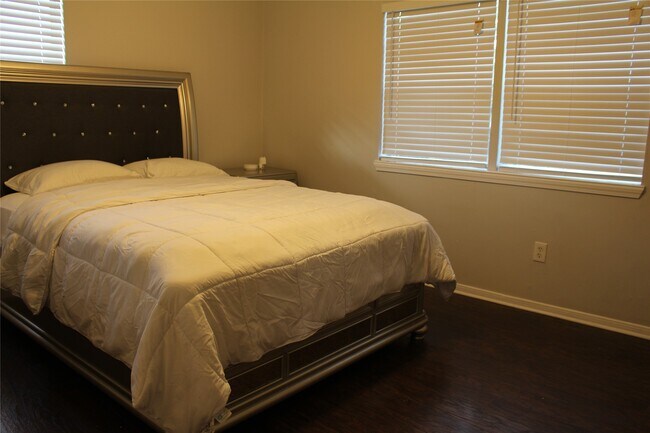 Building Photo - 2614 Cleburne St