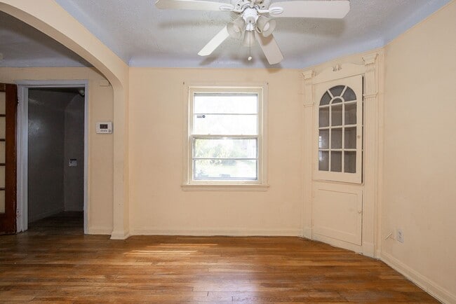 Building Photo - Convenient Showings — No Appointment Needed!