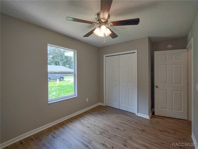 Building Photo - 3327 E Paula Ln