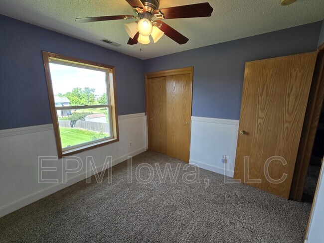 Building Photo - 1138 White Ivy Pl NE