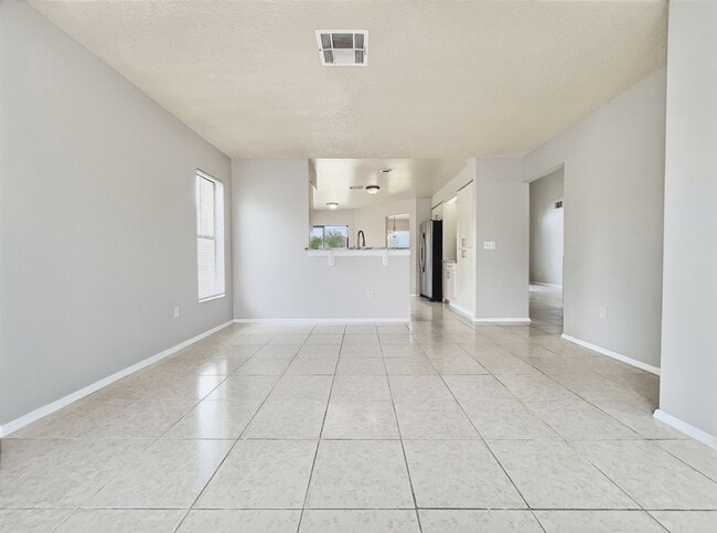 Building Photo - 4 Bedroom Upgraded Home for rent in Bermuda Bay