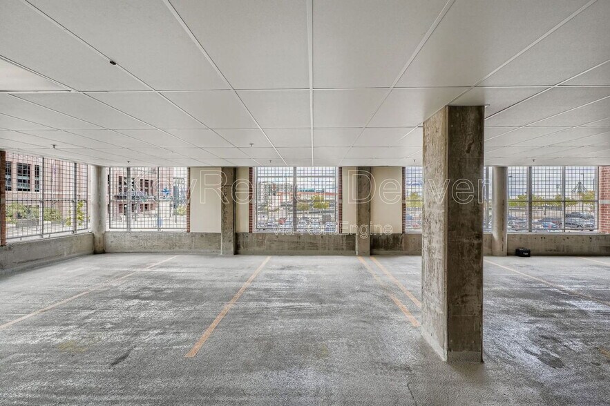 Building Photo - 2229 Blake St