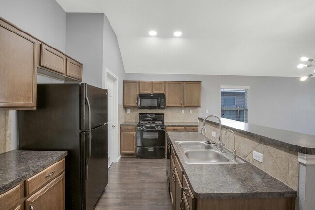 Building Photo - 15006 Parrish Ln