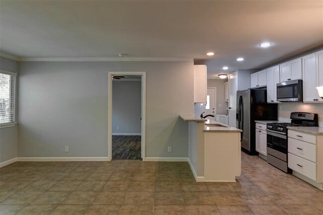 Building Photo - 800 Osage Dr