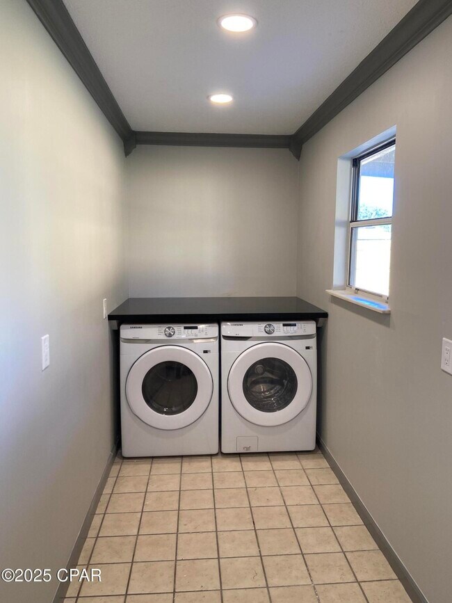 Building Photo - 3913 Verona Cir