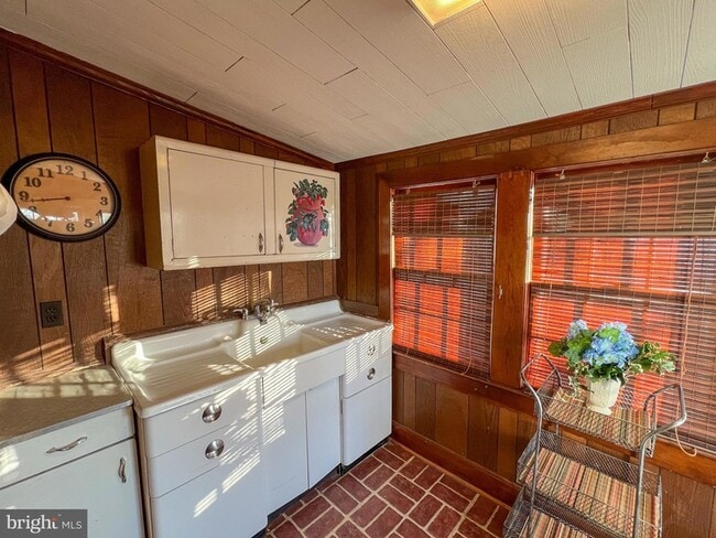 Building Photo - 314 North St