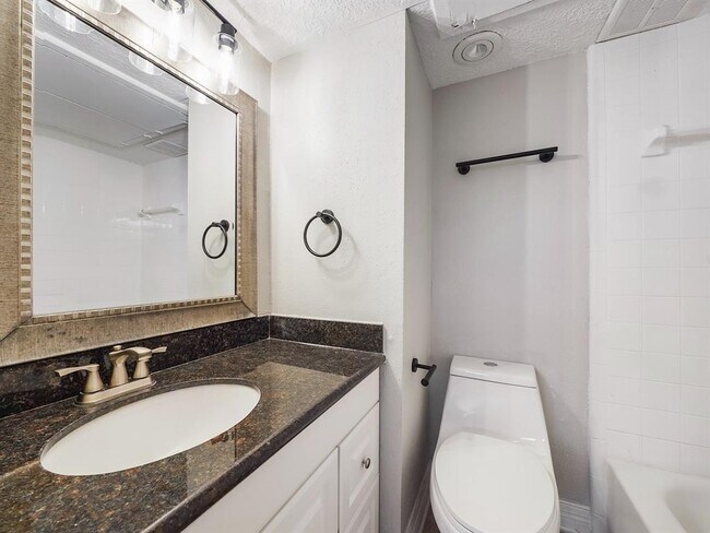 Building Photo - 6402 Del Monte Dr
