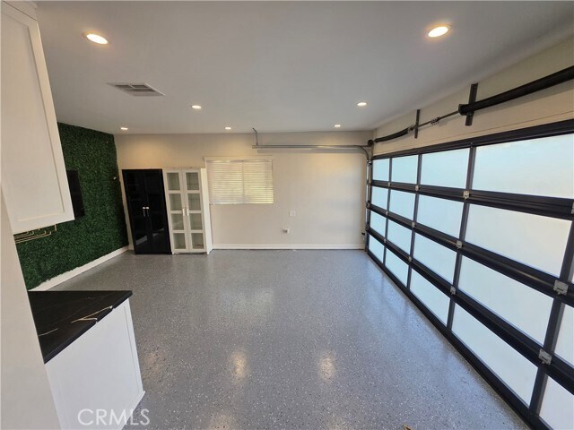 Building Photo - 7954 Crosnoe Ave