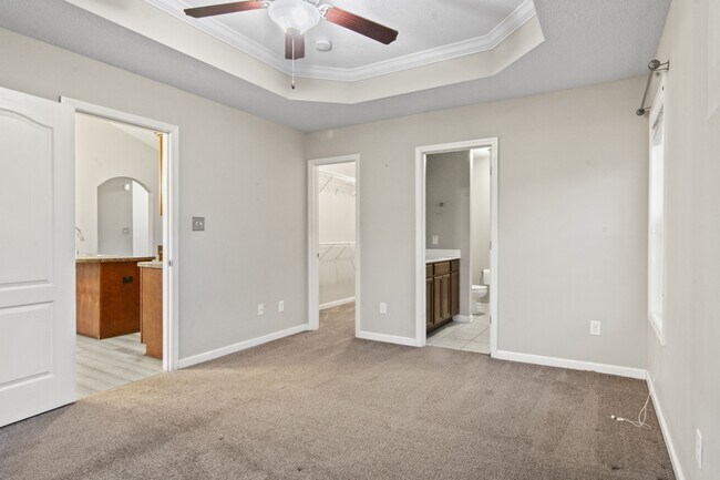 Building Photo - 752 Radiant Dr