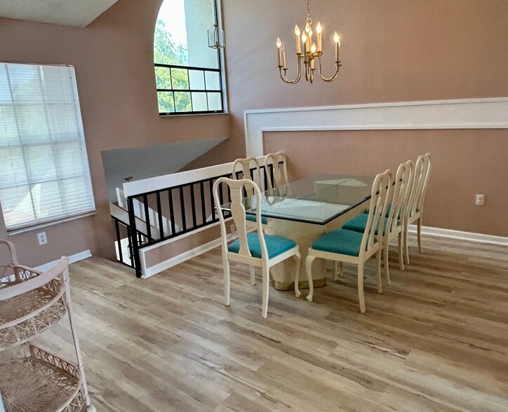 seperate dining area - 17280 Eagle Trce