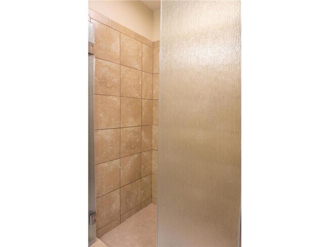 Building Photo - 2980 Clover Ridge Dr