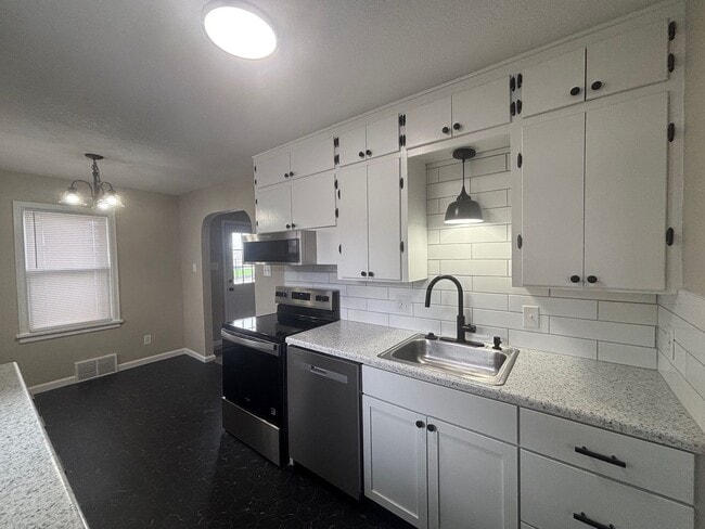 Building Photo - Perfect for Anyone Looking for a Move-in-Ready Space That Feels Like Home! Rent or Rent To Own Av...