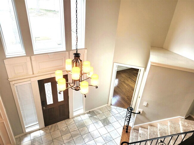 Building Photo - 2214 Old S Dr