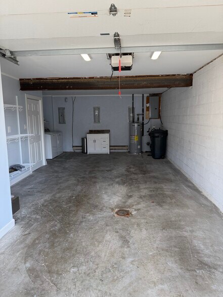 Building Photo - 1343 Headlee Ave