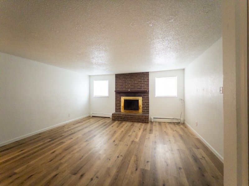 Building Photo - 2136 Friendship Pl