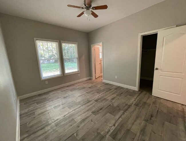 Building Photo - Duplex  835 S