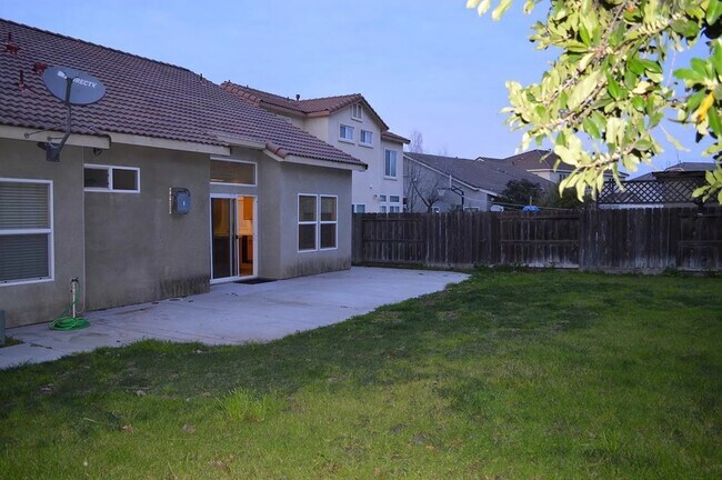 Building Photo - 2860 Blue Oak Ct