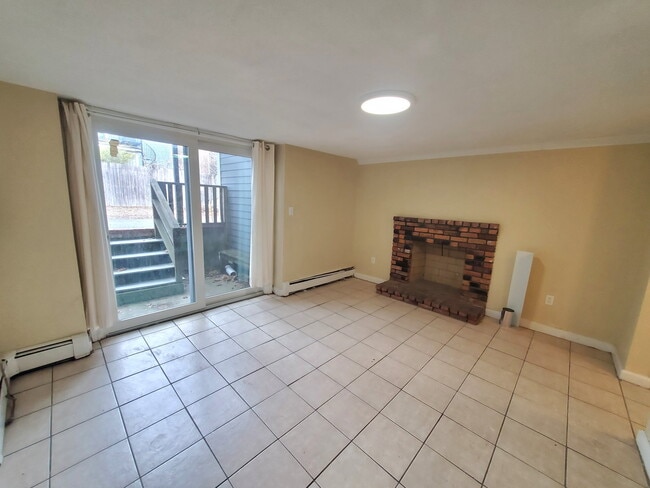 Building Photo - 23 Suffolk St