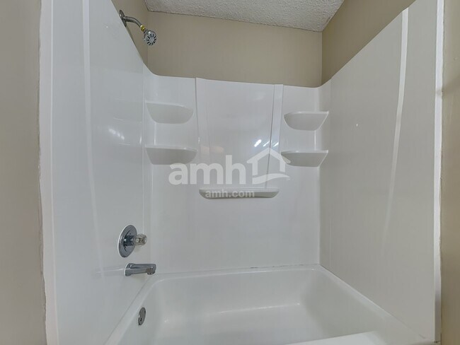 Building Photo - 1406 Siskin Dr