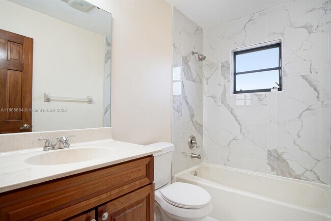 Building Photo - 525 SE Brookside Terrace