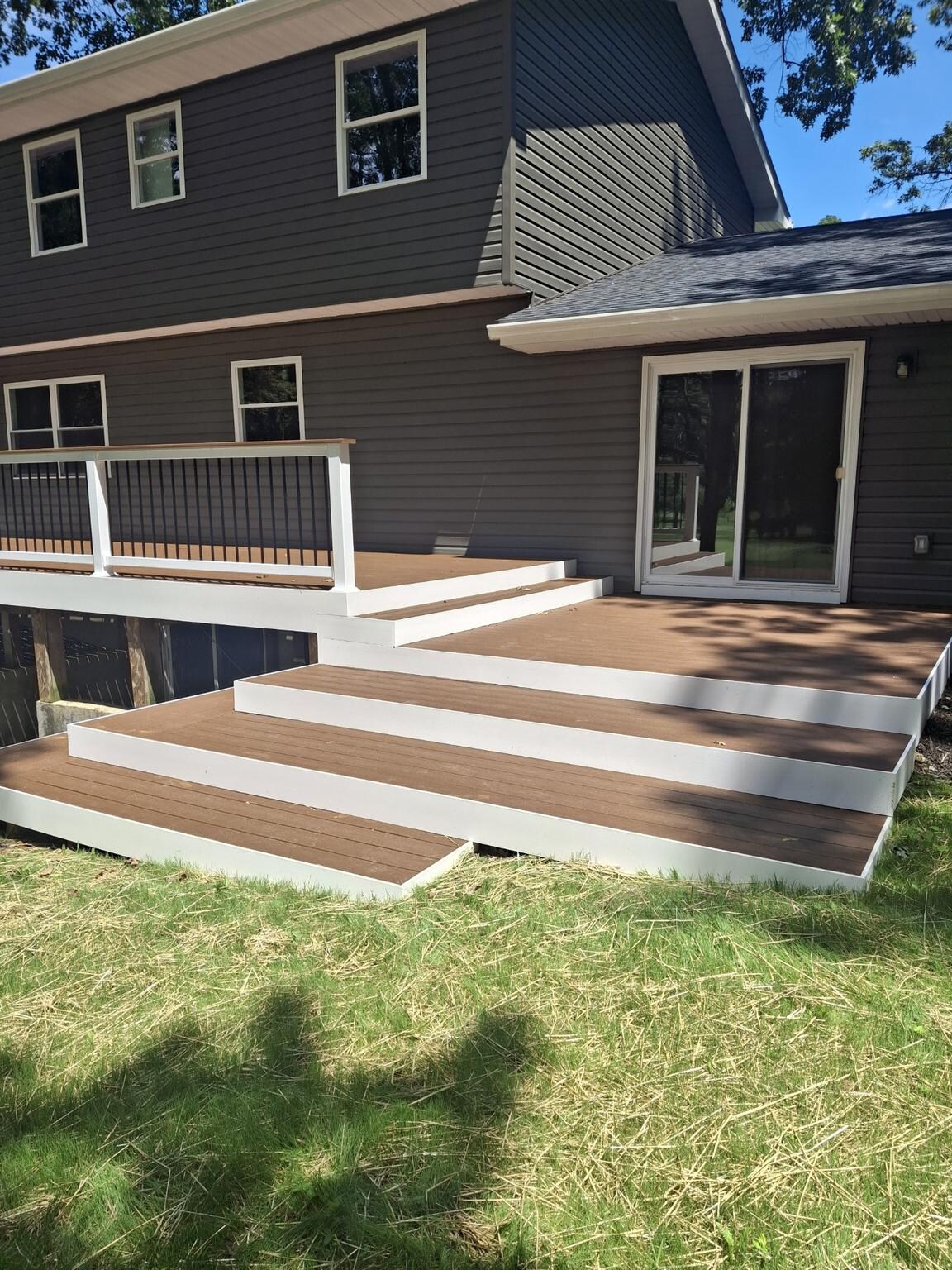 Building Photo - 6580 Fairway Dr W