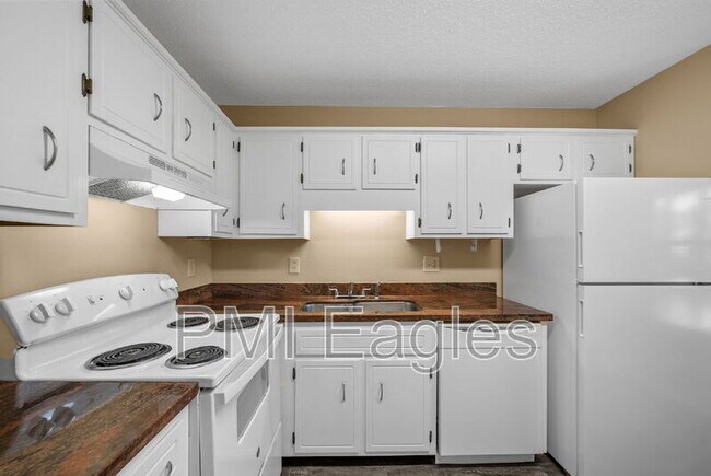 Building Photo - 3284 Tower Dr