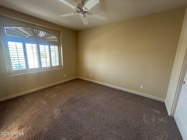 Building Photo - 7215 E Whistling Wind Way