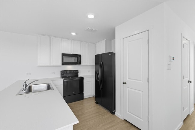 Building Photo - 924 Blue Heron Dr