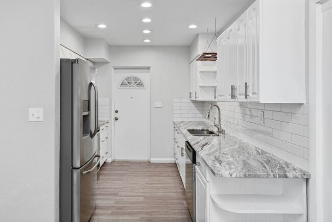 Building Photo - 3 Bedroom home in Belle Isle