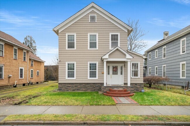 Building Photo - 26 Doubleday St