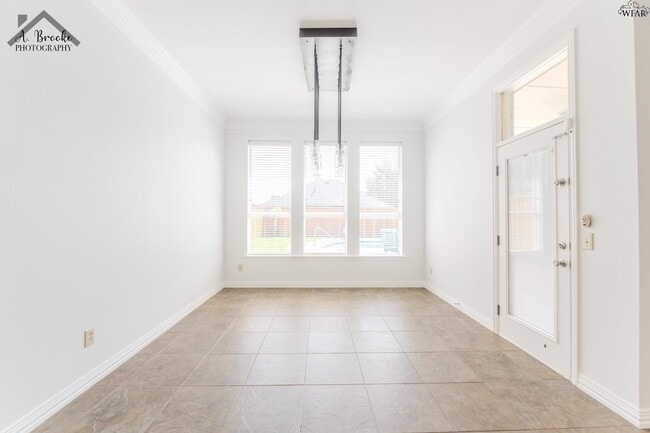 Building Photo - 4937 Silver Crest Dr