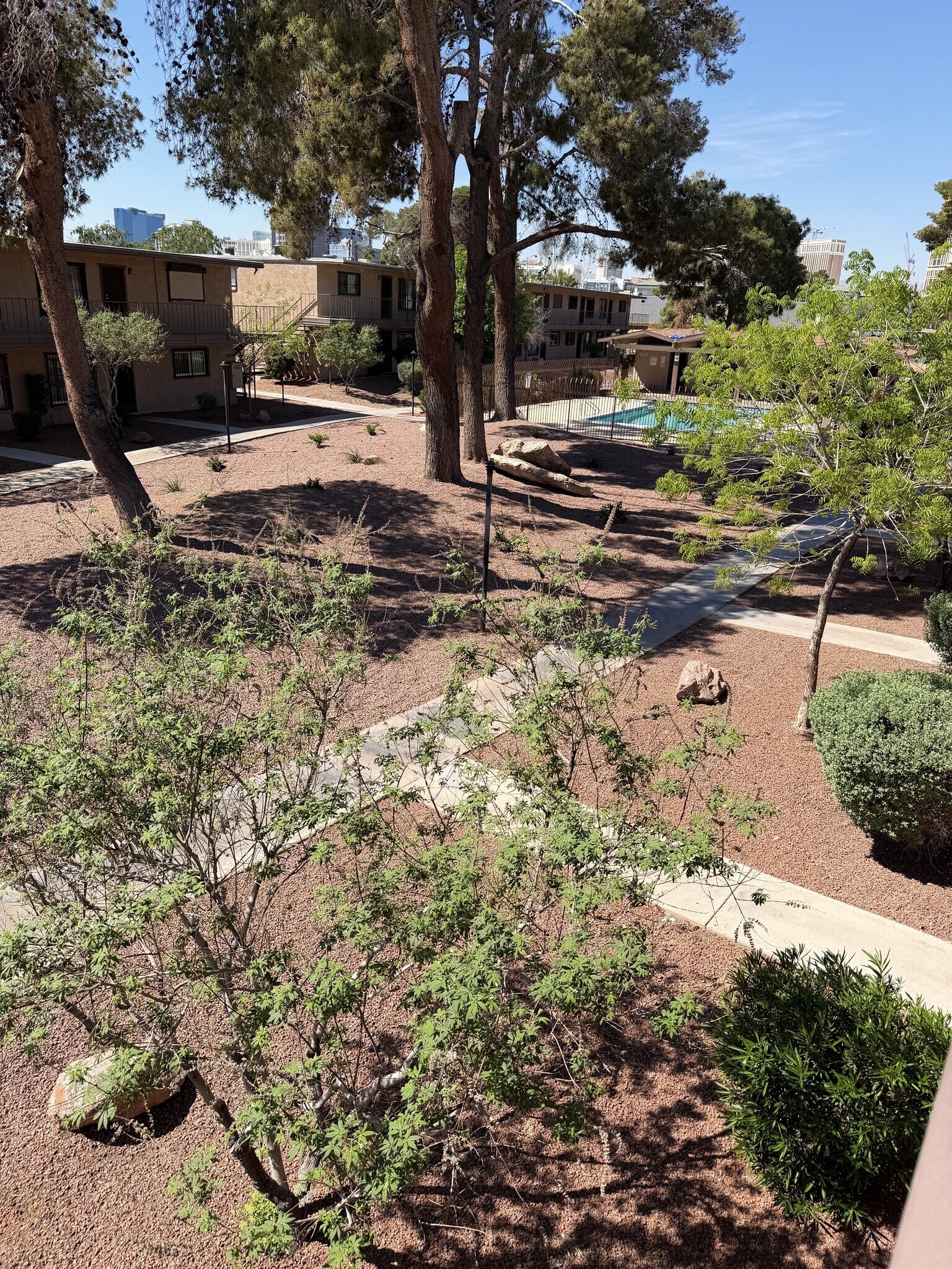 Building Photo - 575 S Royal Crest Cir