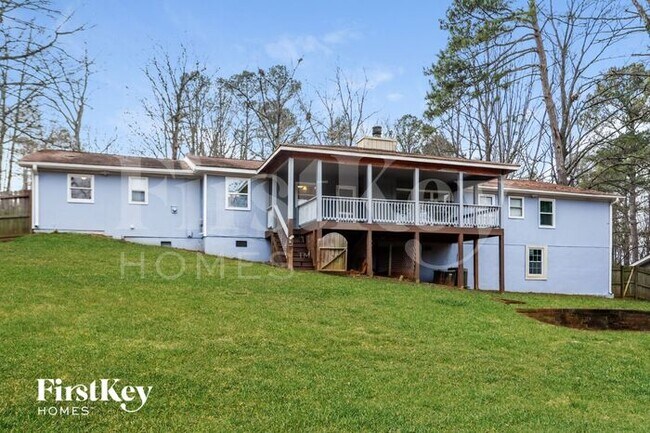 Building Photo - 2324 Sussex Court